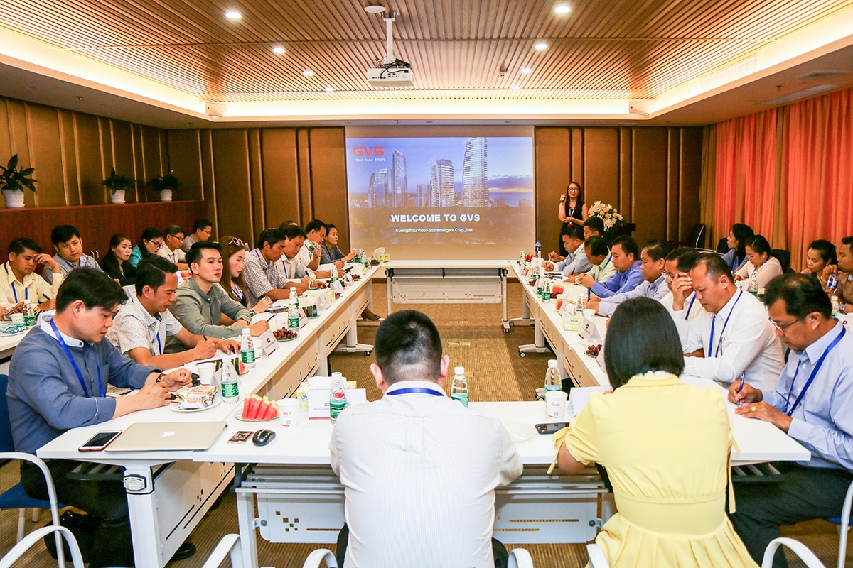 老撾科技人才培養(yǎng)計劃研修班代表團蒞臨GVS視聲參觀考察